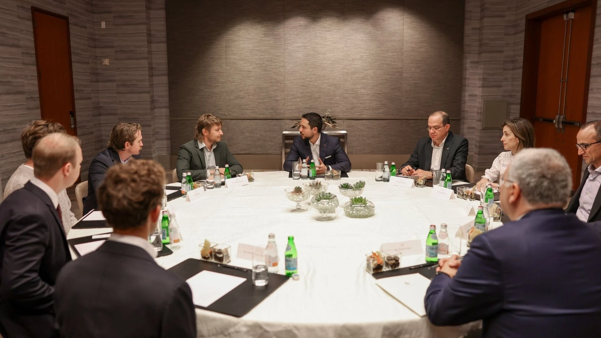 Crown Prince meets with CEOs of leading technology companies in Silicon Valley