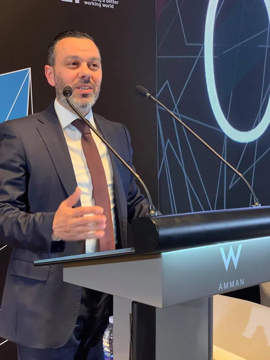 موانئ أبوظبي والعلا للنقل السريع تطلقان ممراً لوجستياً إقليمياً 