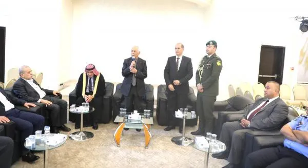 مندوبا عن الملك وولي العهد .. العيسوي يعزي العبيدات