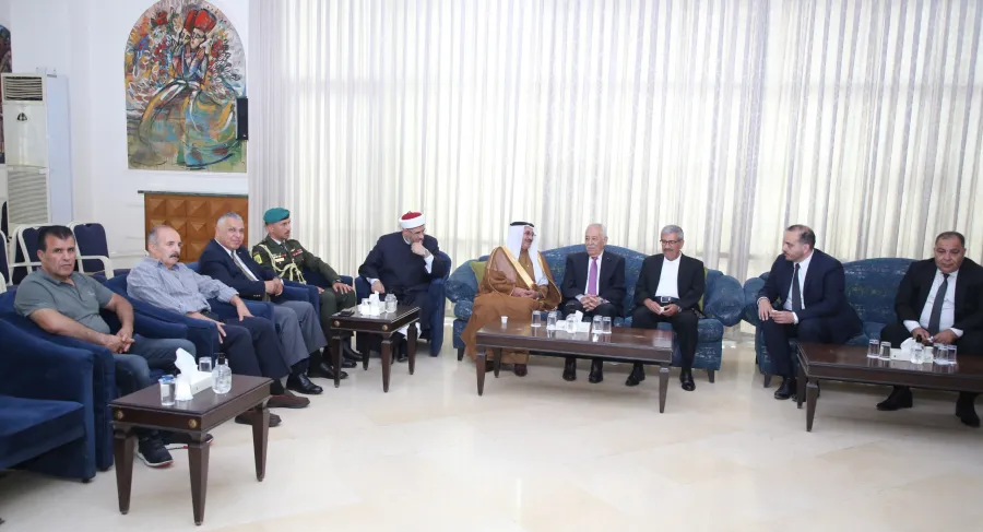 مندوبا عن الملك وولي العهد.. العيسوي  يعزي  بوفاة الإعلامي  سلطان الحطاب