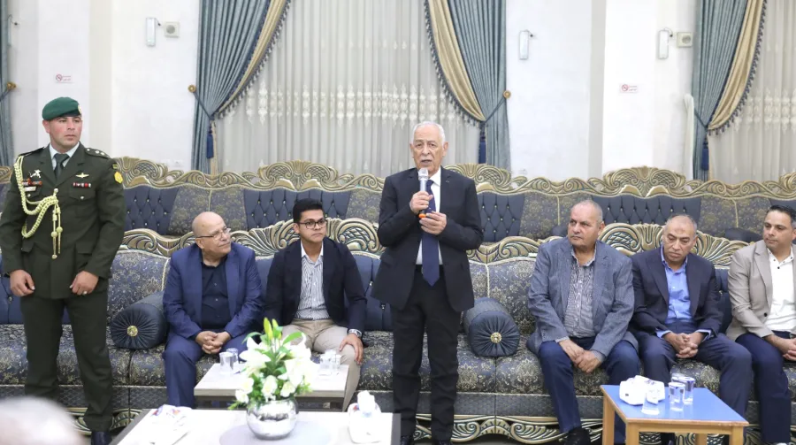مندوبا عن الملك وولي العهد.. العيسوي يعزي عشيرتي عساف والطويل