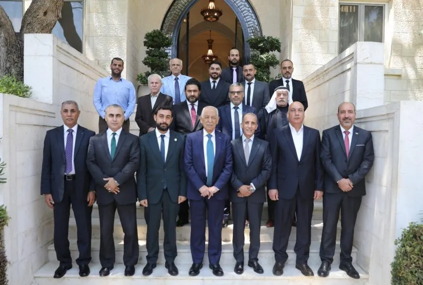العيسوي يلتقي فعاليات شعبية