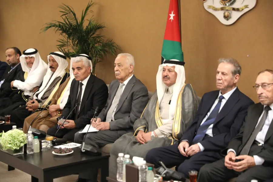 العيسوي يلتقي 300 من وجهاء ومُمثّلي معان تنفيذًا لتوجيهات الملك