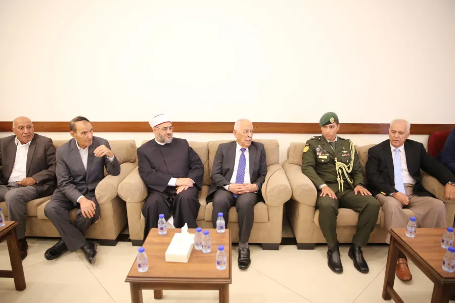 مندوبا عن الملك وولي العهد.. العيسوي يعزي عشيرة الهباهبة
