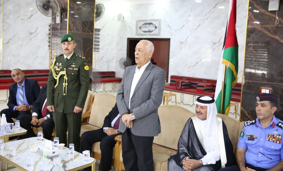 مندوبا عن الملك وولي العهد... العيسوي يعزي عشائر عباد والمومني والعدوان والظهراوي