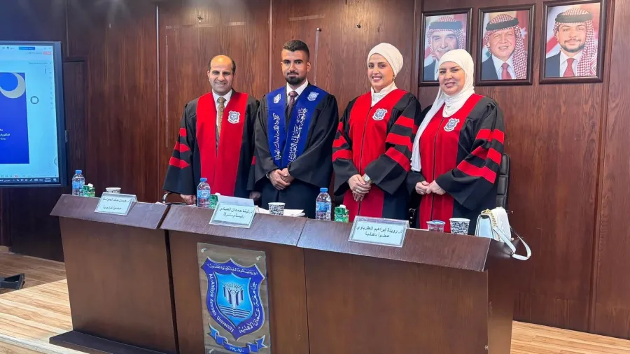 الأهل والعائلة يهنئون ابنهم الغالي إيهاب طارق العواملة بمناسبة حصوله على درجة الماجستير