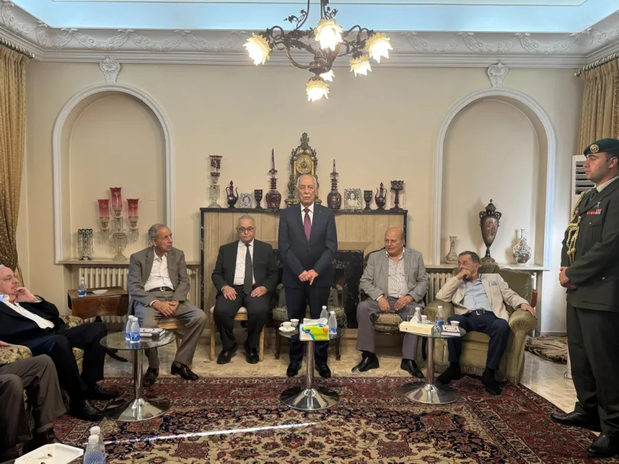 مندوبا عن الملك وولي العهد.. العيسوي يعزي عشيرة التلهوني