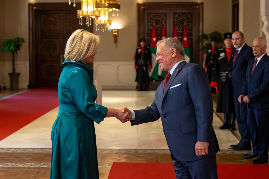 King accepts credentials of new ambassadors