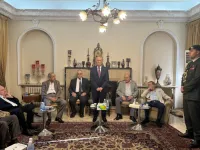 مندوبا عن الملك وولي العهد.. العيسوي يعزي عشيرة التلهوني