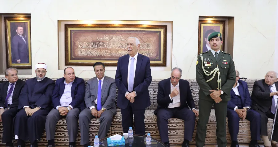 مندوبا عن الملك وولي العهد.. العيسوي يعزي عشيرة الرواشدة