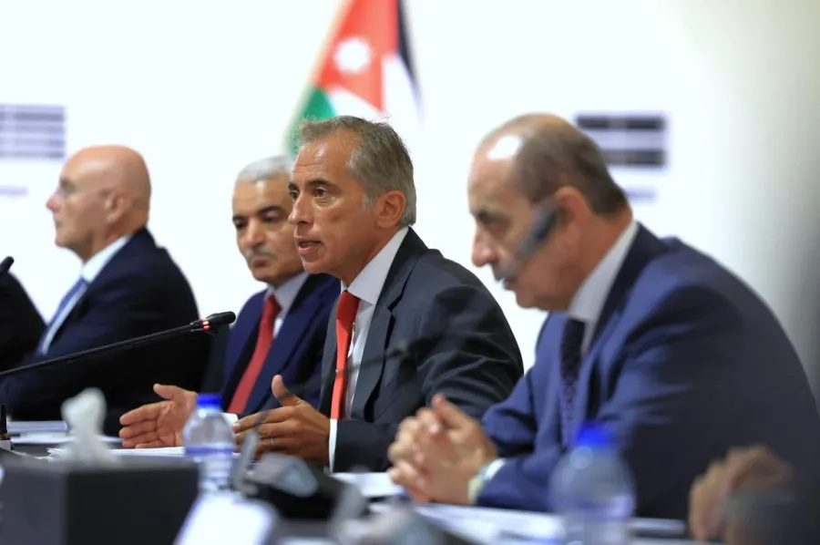 رئيس الوزراء : الأزمات الإقليمية قد تطول لأشهر أو سنوات وعزيمتنا أقوى