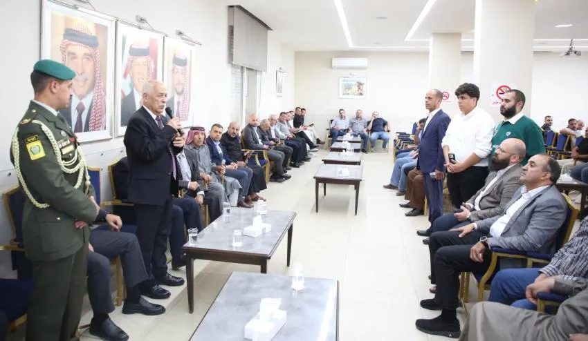 مندوبا عن الملك وولي العهد .. العيسوي يعزي المنيزل وعشا والعجيلات والصرايرة