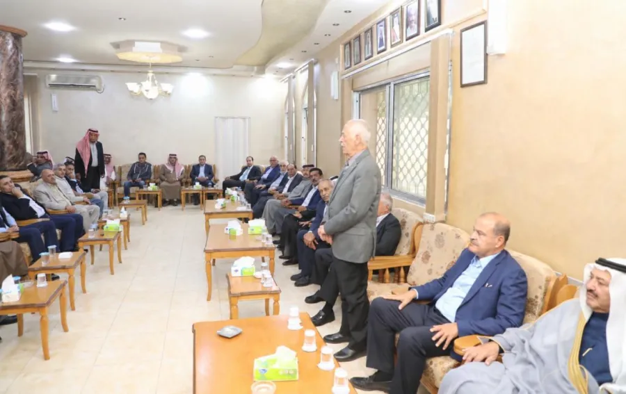 مندوبا عن الملك وولي العهد .. العيسوي يعزي عشيرة أبو وندي