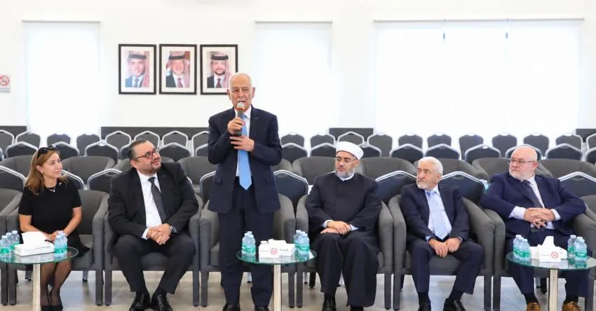 مندوبا عن الملك وولي العهد .. العيسوي يعزي المبيضين والعلوان وخبيص