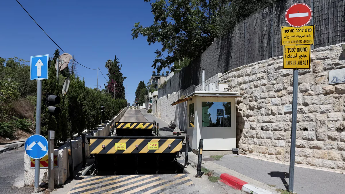UK considers expelling Israeli diplomats if Jerusalem consulate shuts, sources say