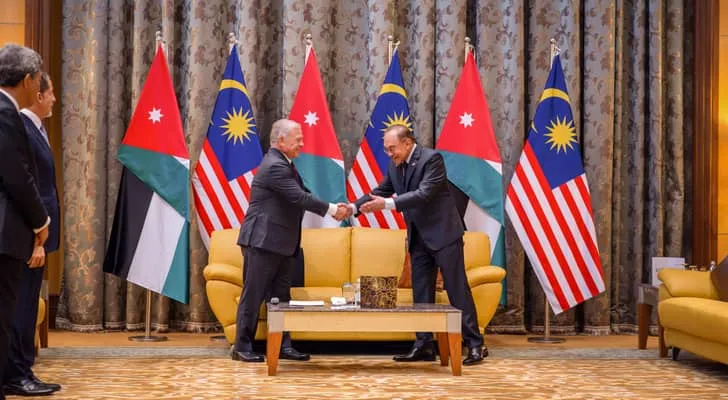 King meets with Malaysia PM