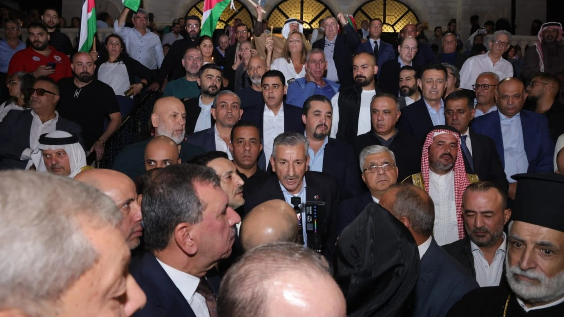 Jordanians condemn attack on church in Karak at solidarity vigil in Amman