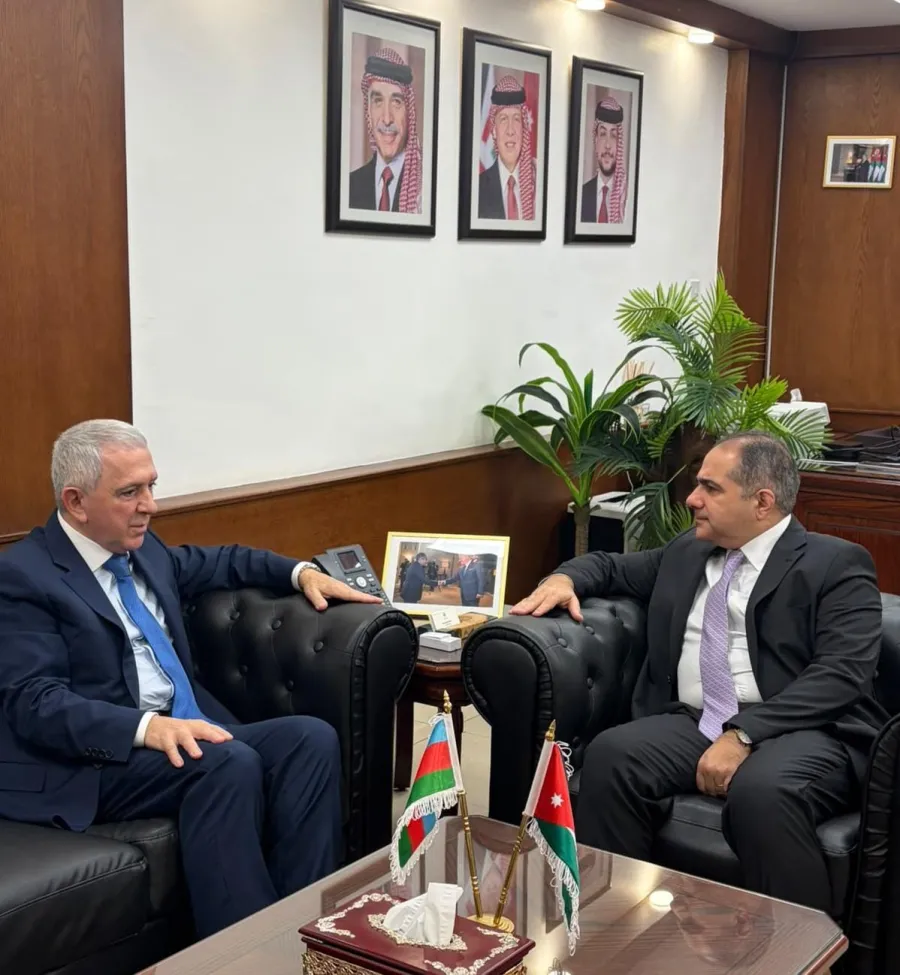 Minister Abu Ghazaleh, Azerbaijan’s ambassador Abdullayev discuss boosting investment ties