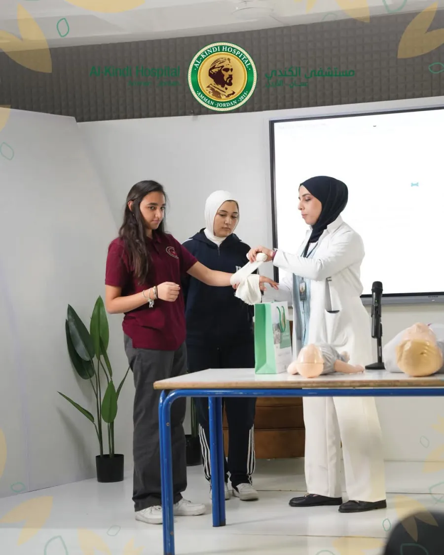 Al-Kindi Hospital holds first aid awareness lecture for female students at Al-Hikma Schools