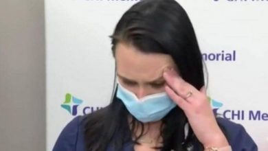 Photo of ممرضة أمريكية تتعرض للإغماء عقب تلقيها لقاح فيروس كورونا… فيديو