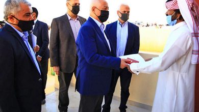 Photo of Issawi hands over housing units to underprivileged families in Aqaba and in Ma’an