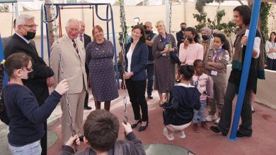 Photo of Prince Charles meets with community members, refugee families