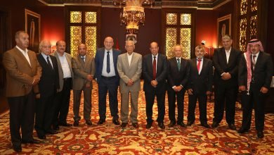 صورة العيسوي يلتقي أعضاء ملتقى النخبة برئاسة محمود الدباس 