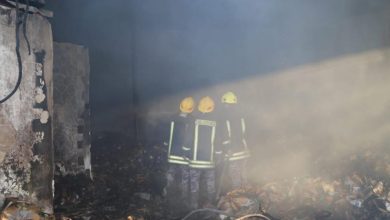 Photo of وفاتان و5 إصابات بحريق مخازن في عمان