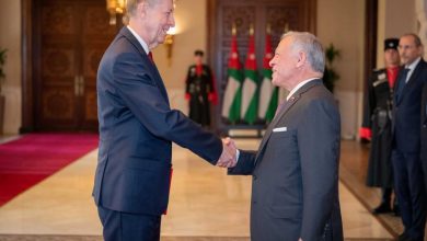 Photo of King accepts credentials of new ambassadors