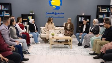 Photo of Queen Rania visits offices of Al Aman Fund for the Future of Orphans