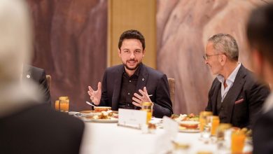 Photo of Crown Prince hosts iftar for third cohort of Hussein Fellowship programme