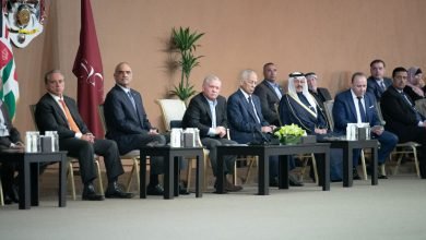 Photo of King meets figures from Palestinian refugee camps, reaffirms strength of Jordan’s internal front