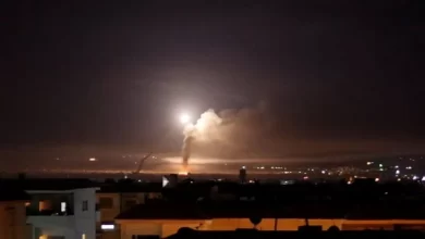 Photo of Syrian Observatory reports Israeli airstrikes near Damascus