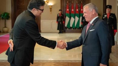 Photo of Indian Ambassador Manish Chauhan presents credentials to King Abdullah