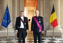 Photo of Ambassador Bataineh presents credentials to King Philippe of Belgium