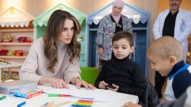 Photo of Queen visits community empowerment centre, meets with local entrepreneurs in Aqaba