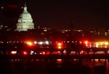 Photo of American Airlines jet and helicopter collide, crash into Washington’s Potomac River