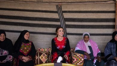 Photo of Queen meets women in Al Quwayrah; visits income-generating projects