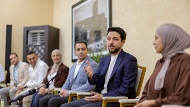 Photo of Crown Prince meets with Mafraq youth