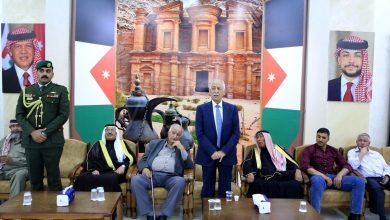 Photo of مندوبا عن الملك وولي العهد.. العيسوي يعزي عشيرة المعاني
