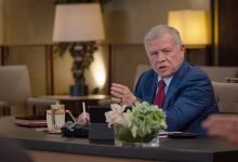 Photo of King meets political, media figures; says Jordan exerting diplomatic efforts to restore regional calm, stability