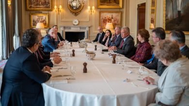 Photo of King meets with UK officials, Parliament members