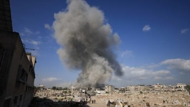 Photo of Israel steps up bombardment of Gaza City, kills 16 people around enclave, medics say