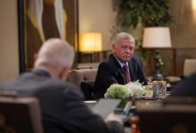Photo of King meets with former PMs to discuss regional developments, New York visit