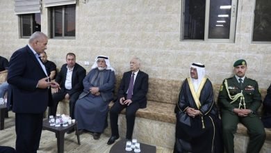 Photo of مندوبا عن الملك وولي العهد.. العيسوي يعزي عشيرة الصمادي