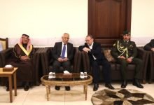 Photo of مندوبا عن الملك وولي العهد .. العيسوي يعزي عشيرة حداد وآل عصفور