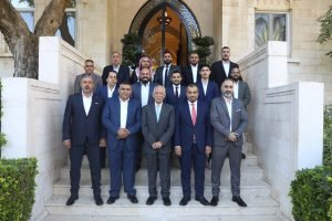 Photo of خلال لقائه وفدا من أبناء عشيرة الغنيمات .. العيسوي يؤكد ان التحديث خيار وطني ثابت ومواقف الملك صلبة في الدفاع عن قضايا الأمة
