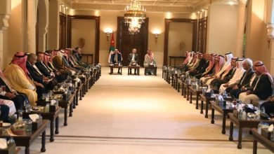 Photo of العيسوي يلتقي وفدا من عشائر بئر السبع وممثلين عن جمعية الرواد للفنون التشكيلي