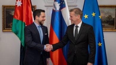 Photo of Crown Prince meets with Slovenia PM to discuss elevating ties to strategic partnership