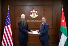 Photo of U.S. ambassador James Holtsnider presents credentials